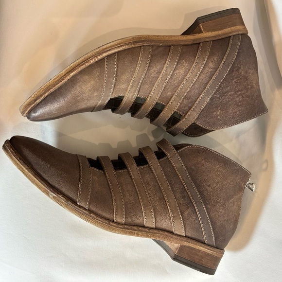 Free People Sz 40 Brown Pointy Toe Ankle Boots Straps Zipper Closure Leather - Picture 6 of 12